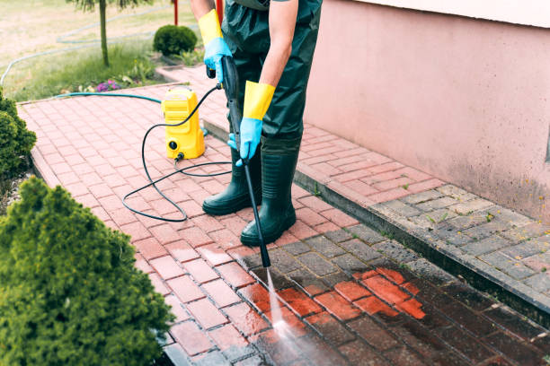 Best Garage Pressure Washing  in Mayfield, PA